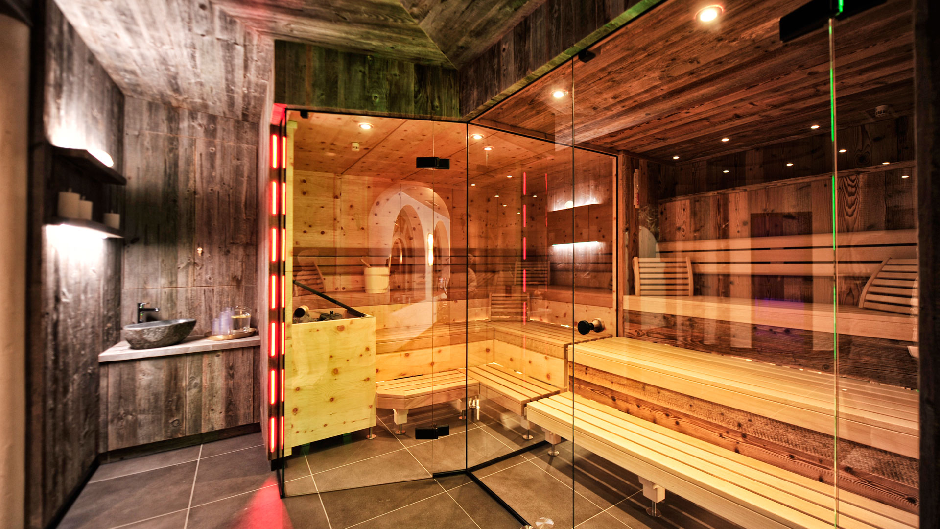 Wellnessbereich mit Sauna im Hotel Garni Fortuna Ischgl